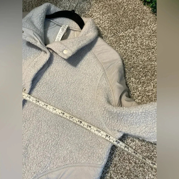 Lululemon Go Cozy Jacket in Heathered Ceramic - Size 10 - Picture 13 of 14